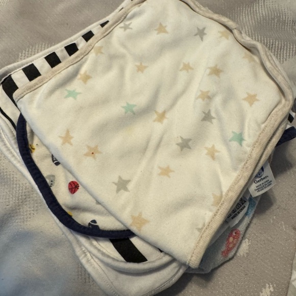 Baby Changing Table Bundle! (2) Changing Table sheets+ (3) Burp cloths. Like new - Picture 4 of 10